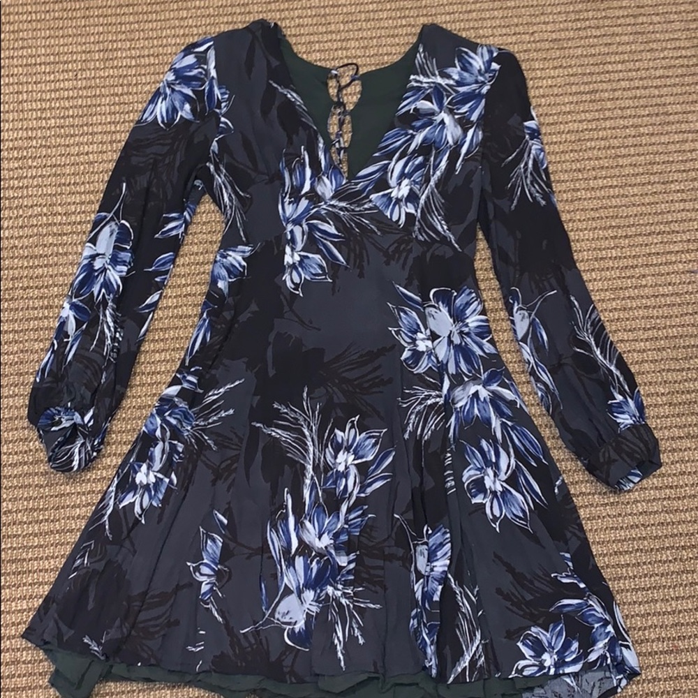 Size XS dark green Urban Outfitters dress